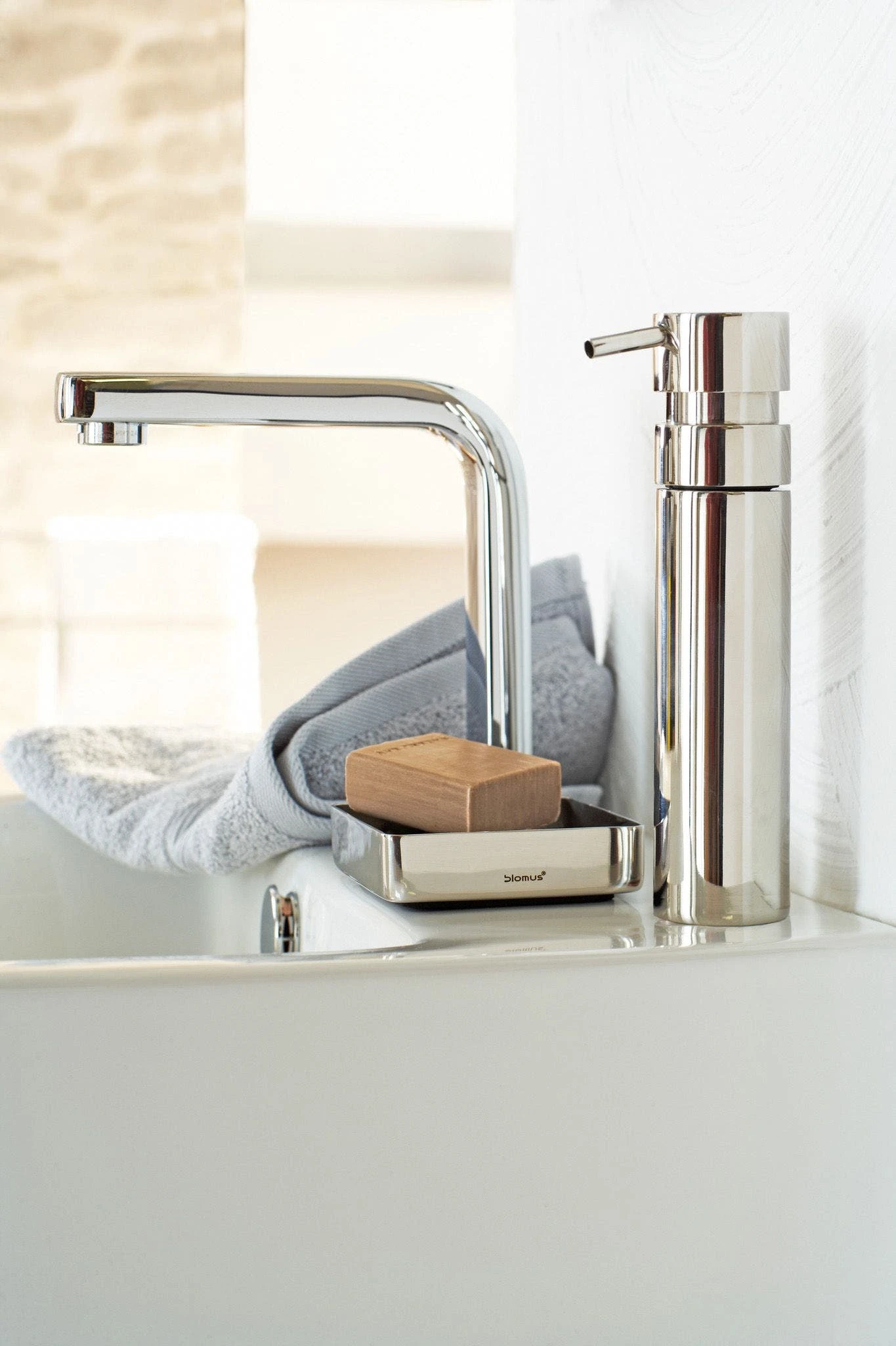 Blomus Nexio Polished Soap Dispenser 2 Blomus Nexio Polished Soap Dispenser - Image 2